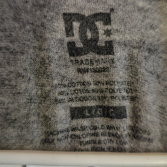 DC Heather Gray Graphic Tank - Picture 3 of 5